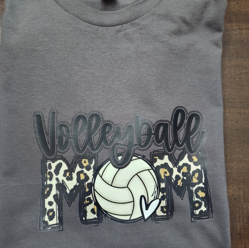 Gray Volleyball Gildan Adult Unisex Shirt nwot